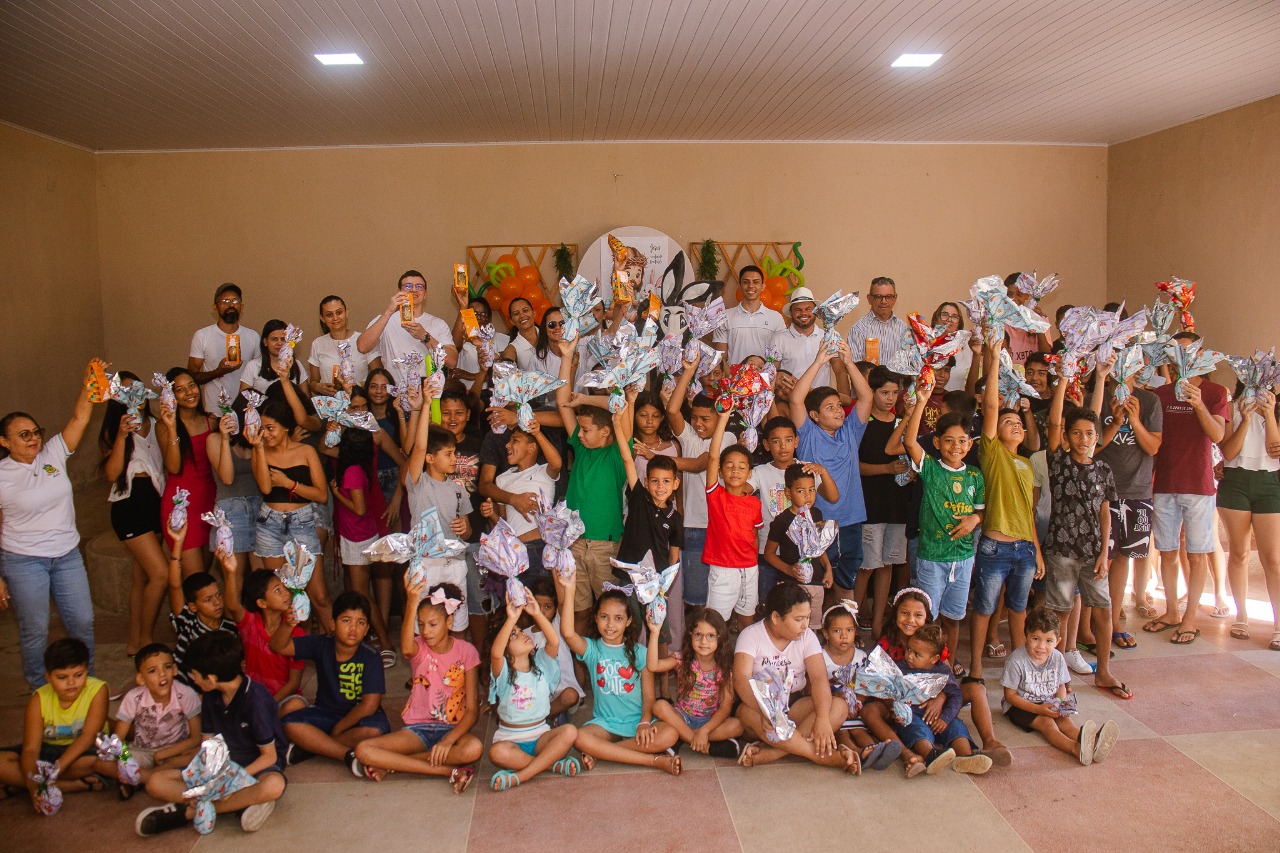 Prefeitura de Pedra Branca entrega centenas de ovos de páscoa a crianças e adolescentes que participam das oficinas do SCFV e CRAS
